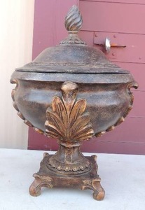 lot 18 image: Wooden covered bowl 17x6