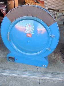 lot 2 image: KEEN K450   450 LB. WELDING ROD OVEN (WELDERS OVEN) made by Henkel 800 degree at its highest   great condition