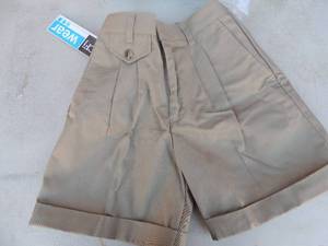 lot 30 image: NEW CFJ Khaki GIRLS PLEATED SHORTS SIZE 8R  x 5