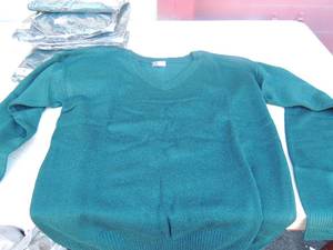 lot 62 image: NEW CFj wear dark green sweaters youth largeextra large x10