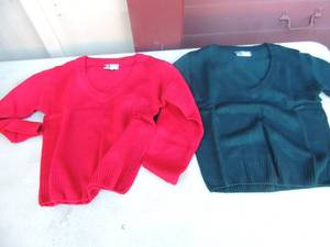 lot 65 image: NEW Green-Red XXX small sweaters school uniforms  8 plus