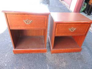 lot 80 image: Two tables- 24x22x16 with drawer and 28x22x16 no drawers