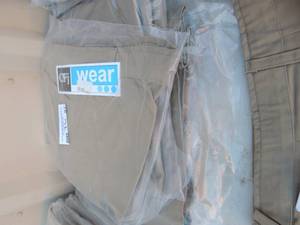lot 97 image: NEW CFj lot of 6 girls  Kacki capris size15Jr.