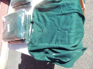 lot 105 image: NEW CFj lot of 5 forrest green sweaters size youth XL