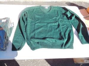 lot 121 image: NEW CFj lot of 4 forrest green sweaters size small