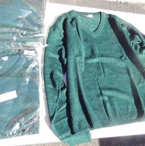 lot 128 image: NEW CFj lot of 6 forrest green sweaters size XL