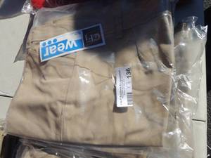 lot 136 image: NEW CFj lot of 7 girls khakis Capri size 15J