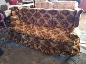 lot 33 image: Vintage 70s Carolina Sofa with Oak Frame
