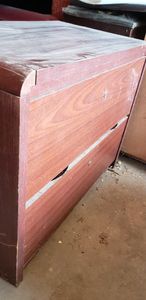 lot 15 image: Locking 2-Drawer File Cabinet     36x30x20.5 approx.