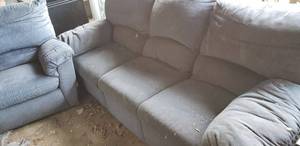 lot 82 image: Blue Sofa 91x39x34 and Loveseat