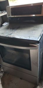 lot 79 image: LG Glass Top Stove RF 1032BS.FSTLLGA