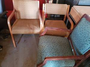 lot 60 image: Cushioned Arm Chairs