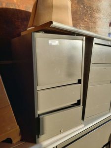 lot 133 image: SteelCase File Cabinets  48x24x29  (4 Sections)  Model 915242LB
