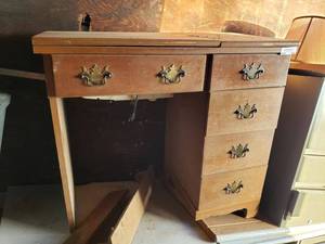 lot 134 image: New Home Sewing Machine Table   34x18x32  Model 551018020