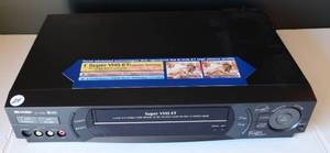lot 24 image: SHARP VC-S100 S-VHS VIDEO CASSETTE RECORDER - APPEARS LIKE NEW