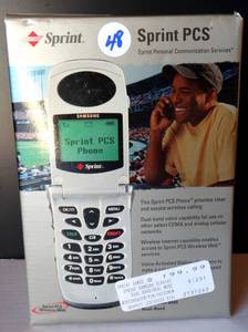 lot 48 image: AMAZING VINTAGE RARE - Samsung SCH 8500 Flip Phone for Sprint PCS - NEW IN BOX
