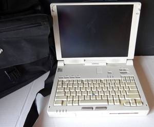 lot 101 image: VINTAGE Compaq Armada 7792DMT