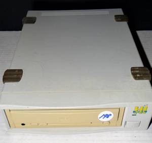 lot 198 image: HI-VAL  CD-ROM Internal Drive Model H241040A-15R