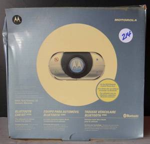 lot 214 image: NEW MOTOROLA BLUETOOTH HANDS FREE CAR KIT HF 850 - SELLS ON EBAY $79.99