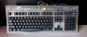 lot 262 image: Macally iKey 4 Wired USB Keyboard For Macintosh G2 with Gyration