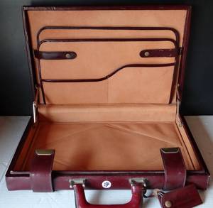 lot 280 image: EXCELLENT AMBASSADOR VINTAGE MENS BRIEFCASE