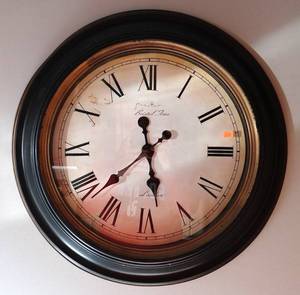 lot 69 image: 23 IN ROUND BRISTOL TIME LONDON TIN FRAMED BATTERY OPERATED WALL CLOCK