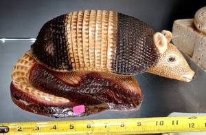 lot 79 image: CUTE LITTLE ARMADILLO PLASTER FIGURE - APPROX 11-12