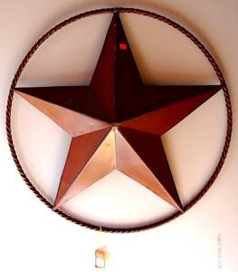 lot 82 image: LARGE METAL TEXAS STAR