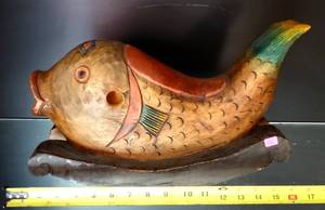 lot 86 image: cOOL HAND CARVED WOODEN ROCKING FISH - GREAT DETAILS (NEEDS WOOD DOWEL HANDLES REPLACED)