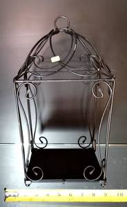 lot 88 image: MULTIPLE USE ORNATE METAL HANGING FRAME ( PLANTER, CANDLE, DECOR)
