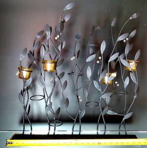 lot 94 image: ORNATE METAL CANDLE HOLDER TABLETOP DISPLAY