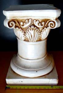 lot 95 image: PLASTER PILLAR - PERFECT FOR PLANTER OR DISPLAY - MEASURES APPROX 14 X 20