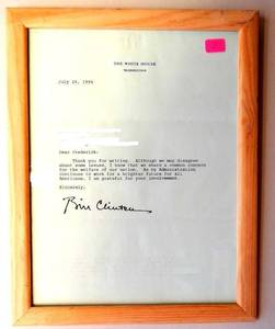 lot 1 image: AMAZING PRESIDENT BILL CLINTON SIGNED LETTER ON WHITE HOUSE LETTERHEAD - FRAMED UNDER GLASS EST. $300-$450