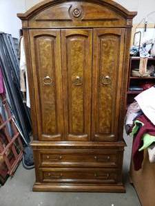 lot 2 image: Armoire 40x19x78