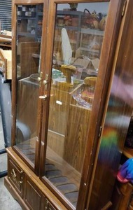 lot 4 image: Gun Cabinet with Key and Locking Upper and Lower Storage(Holds 10 Rifles or Shotguns) 36x12x72