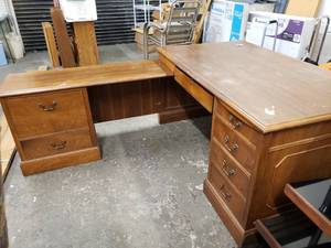 lot 7 image: L-Shaped Executive Desk (Main Desk 60x36x30, L-Shape End 48x18x30)