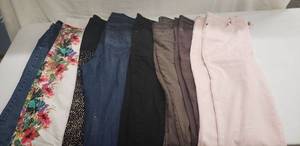 lot 74 image: Gloria Vanderbilt Jeans and others, Size 12