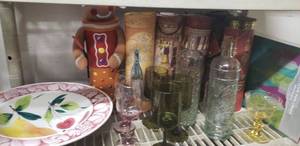 lot 13 image: Wine Bottles and Gift Boxes