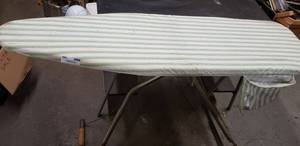 lot 189 image: Large Vintage Ironing Board #172A422L26