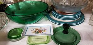 lot 208 image: Green Dish Set, Clear Bowl Set and Green Glass Serving Bowl