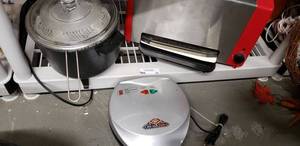 lot 32 image: Chicago Sliders Panini Maker FS528A, Ronco Ready Grill RG1003RDGEN, and 6 QT. Immersible Fryer