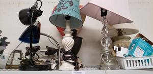 lot 33 image: Desk and Table Lamps