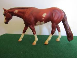 lot 8 image: Peter Stone horse #9651 Western pleasure Chestnut paint 1999 12 series