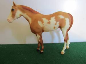 lot 10 image: Breyer Horse Paint with  2 white socks 9x8