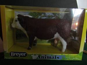lot 25 image: Breyer Animals #1733 Hereford bull NIB 2015 12x7