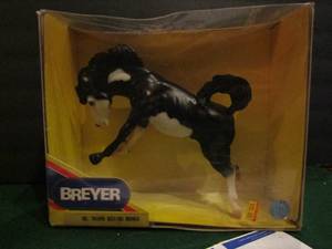 lot 31 image: Breyer #701092 Bucking bronco NEW
