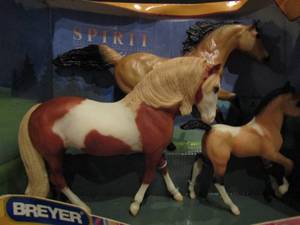 lot 30 image: Breyer Spirit and family #751104 Spirit Kiger Mustang Family action new (box torn) contains 3 horses