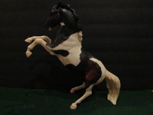 lot 37 image: Breyer Mihunka #781 Rearing stallion pinto 11.25x10