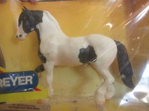 lot 41 image: Breyer #1149 The Gypsy King Black Tobiano Gypsy Vanner Stallion