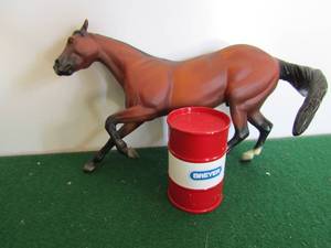 lot 50 image: Breyer Scamper #477 barrel racer with Breyer barrel